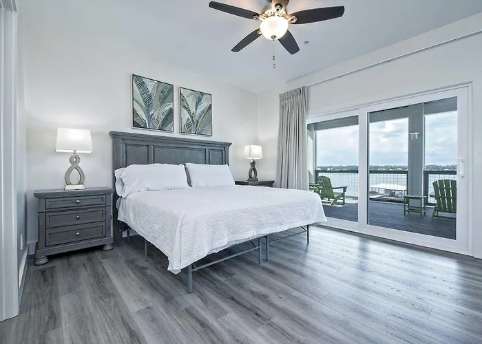 Over The Moon 5 Bedroom Lockout * Gulf Shores