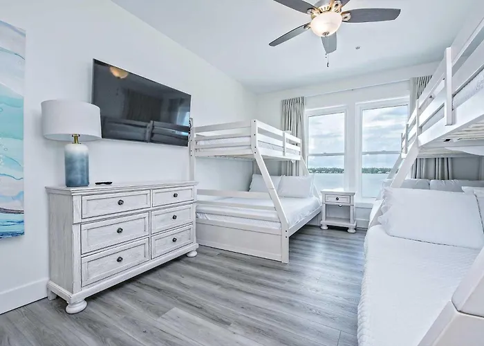 Over The Moon 5 Bedroom Lockout Holiday home